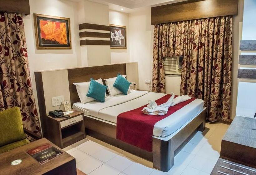 Quarto Deluxe, Pushpak