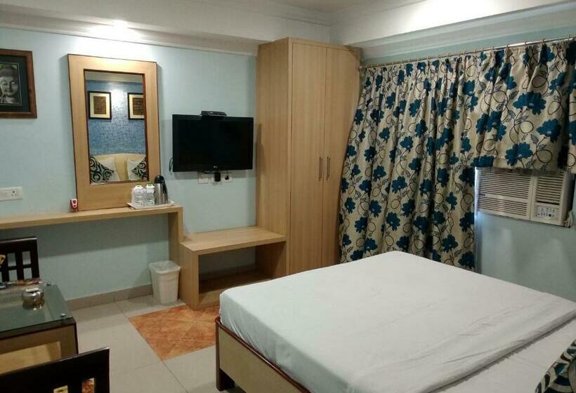 Quarto Deluxe, Pushpak