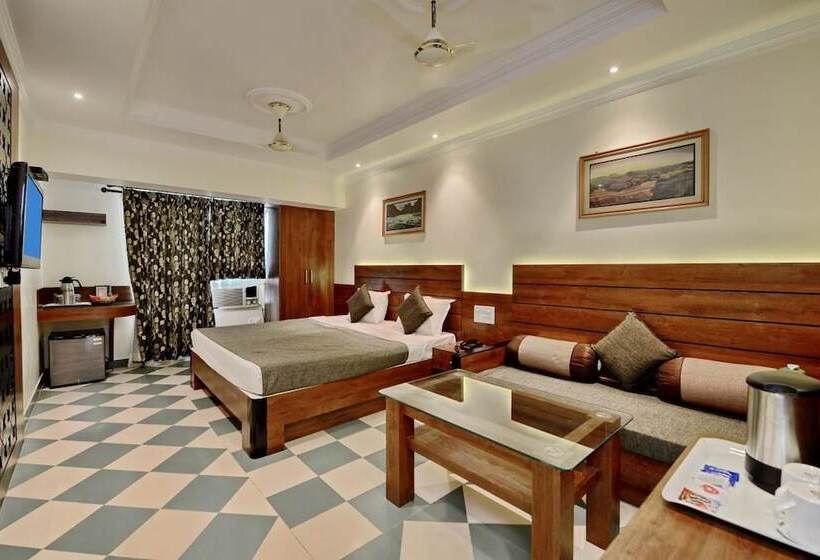 Quarto Executivo, Pushpak