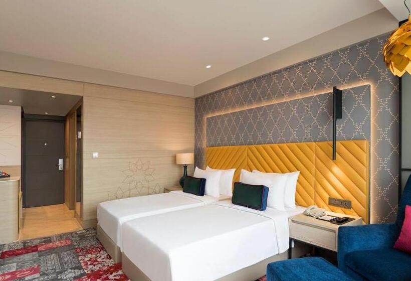 Номер Deluxe, Grand Mercure Agra