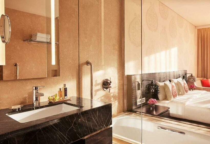 带山景的复式房间, Vivanta Guwahati