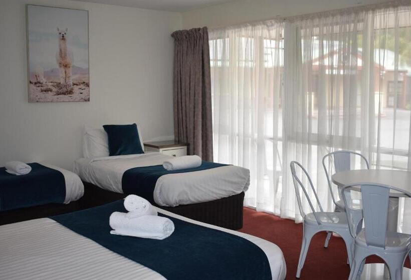 Семейный Номер, Sanctuary House Resort Motel