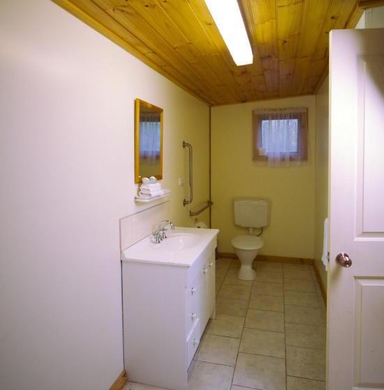 오두막, Sanctuary House Resort Motel