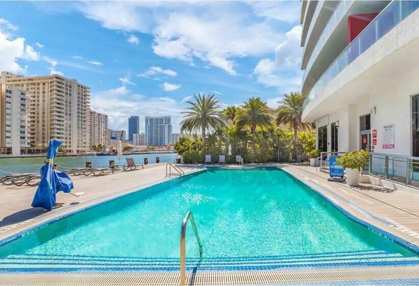 1间卧室的房子, Spectacular View With Balcony, Pool, Near Beach