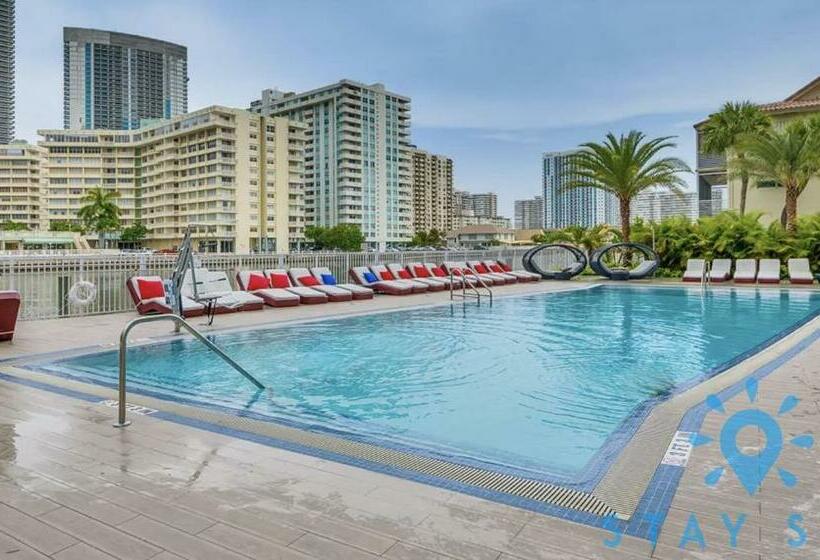 1间卧室的房子, Spectacular View With Balcony, Pool, Near Beach