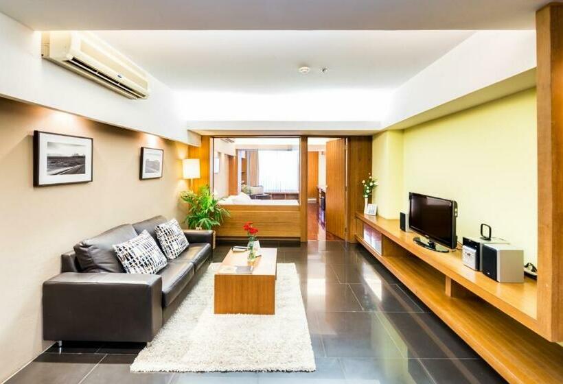 سوئیت با بالکن, Laemtong Serviced Apartment