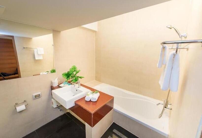 اتاق استاندارد سه نفره, Laemtong Serviced Apartment