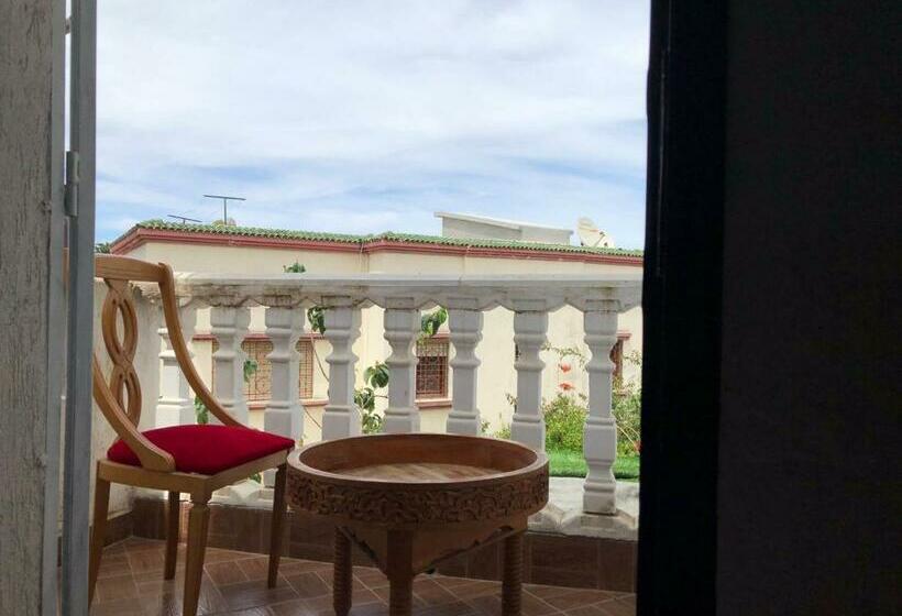 デラックスルーム, Malabata Guest House