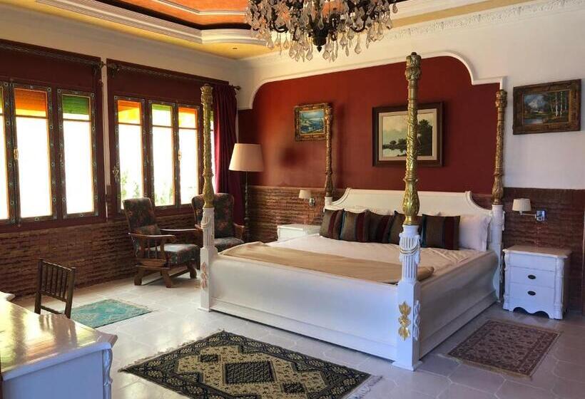 キングサイズベッドのスイートルーム, Malabata Guest House