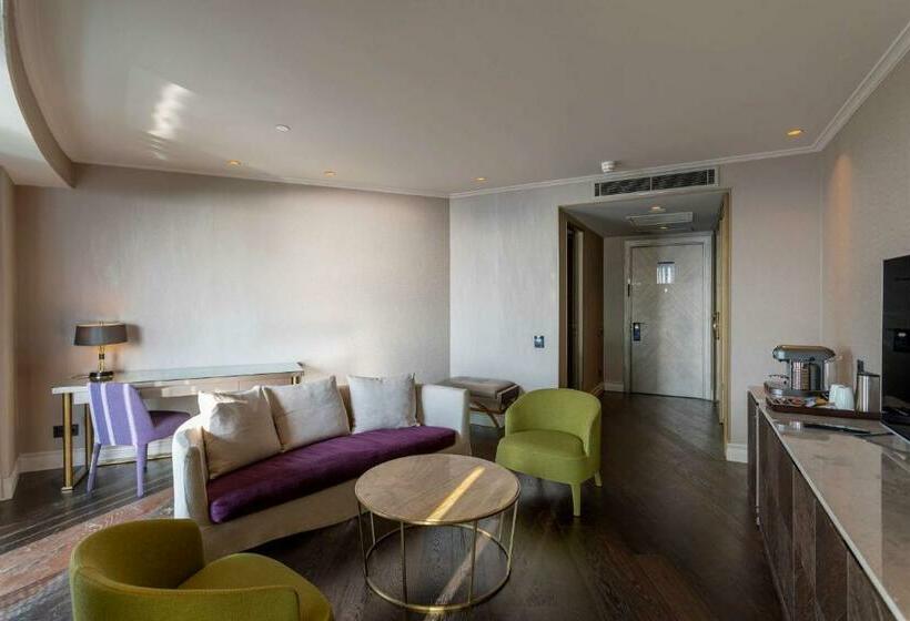 オーシャンビュースイート, Radisson Blu Hotel Istanbul Ottomare
