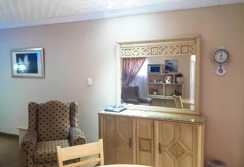Президентский Люкс, Aark Guest Lodge
