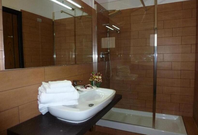 Четырехместный Номер Стандарт, Eh Suites Rome Airport Euro House Hotels