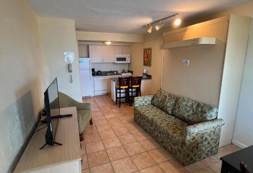 Студия Deluxe, Enchanted Isle Hollywood Beach Resort