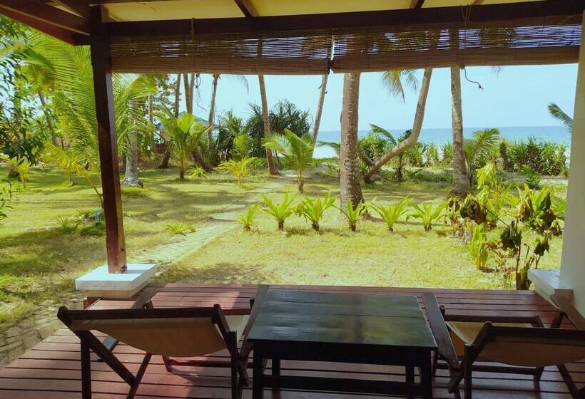 بانگلوی لوکس, Emerald Sea Resort