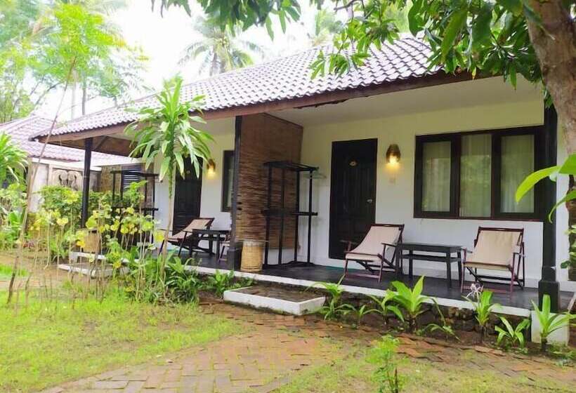 Superior bungalow garden view, Emerald Sea Resort