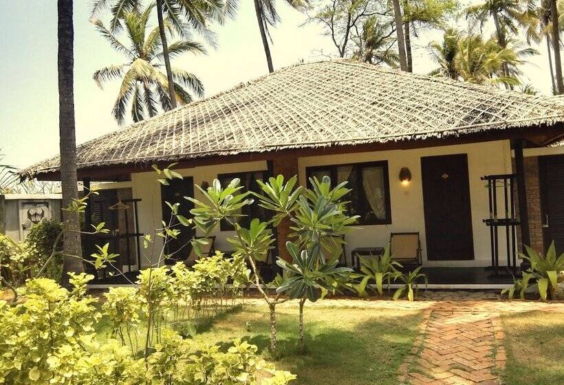 Superior bungalow garden view, Emerald Sea Resort