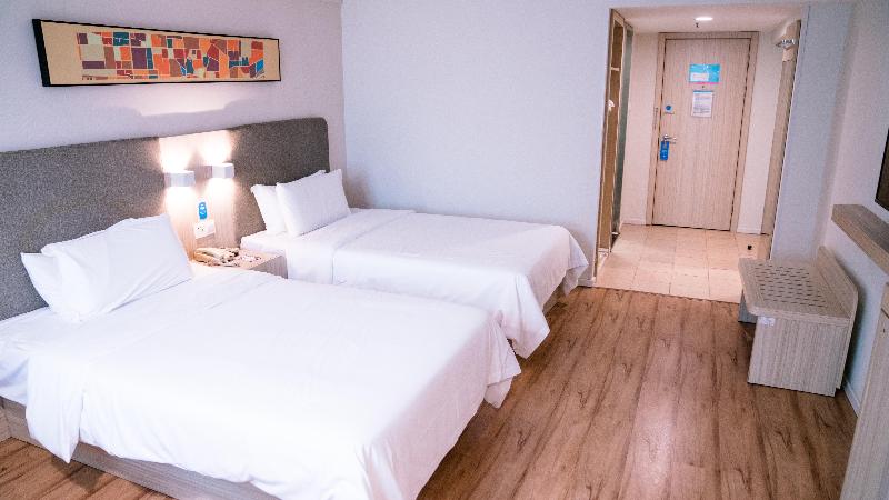 Номер Стандарт, Hanting  Nanchang Bayi Square Fuzhou Road