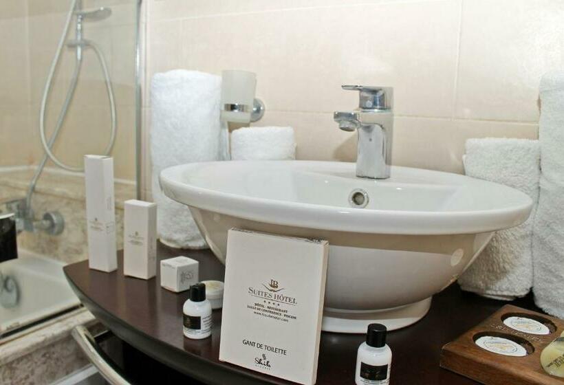 سوییت با چشم‌انداز استخر, Lb Suites