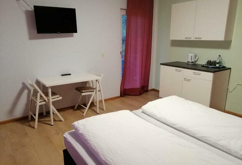 Номер Стандарт, Pension Blaues Haus