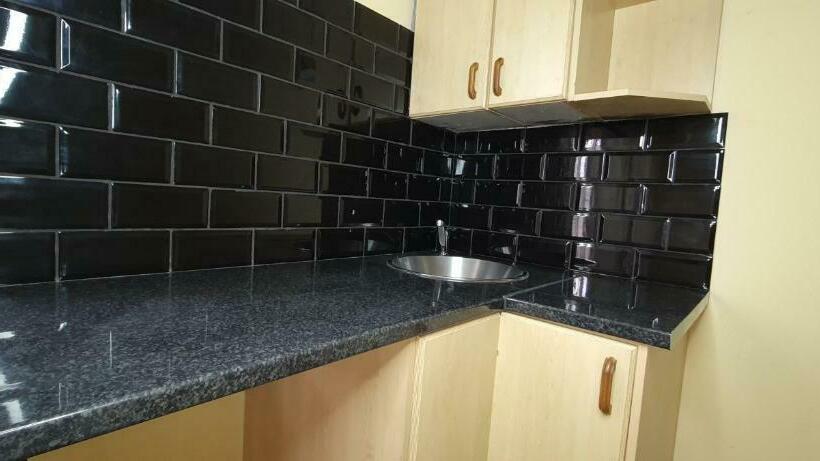 Номер Стандарт, Ojong S Court Kraaifontein