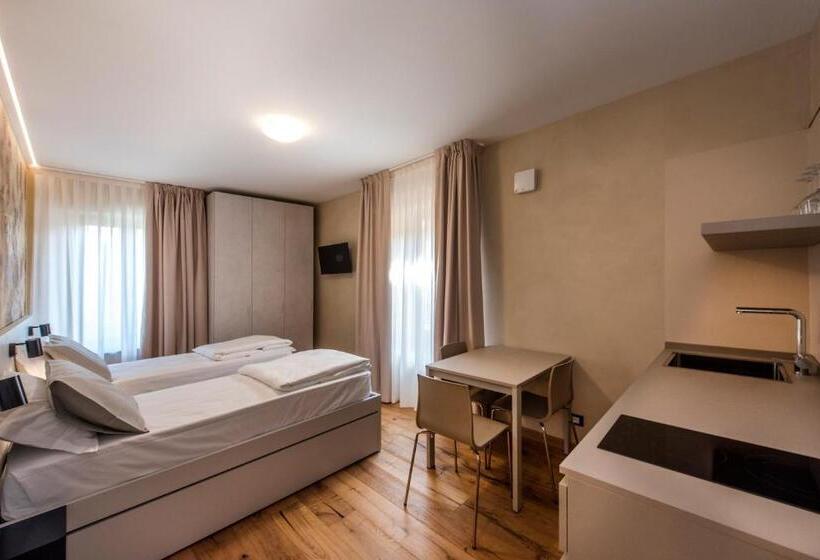 Номер Стандарт Трехместный, La Blave Rooms