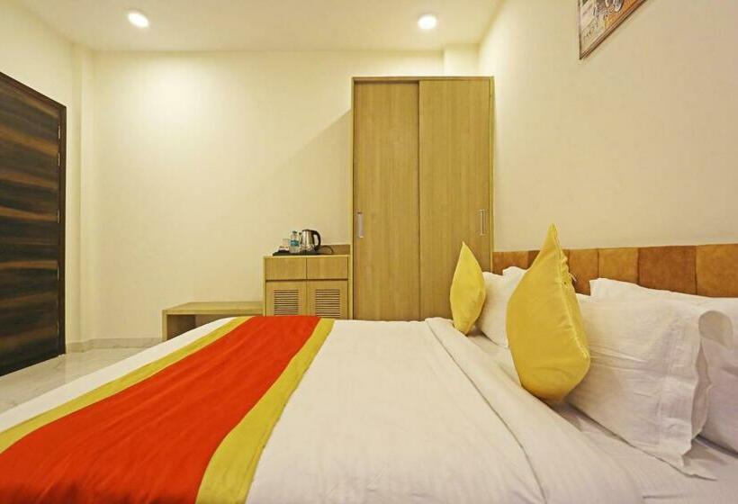 带大床的高级房间, Ab Inn Huda City Center