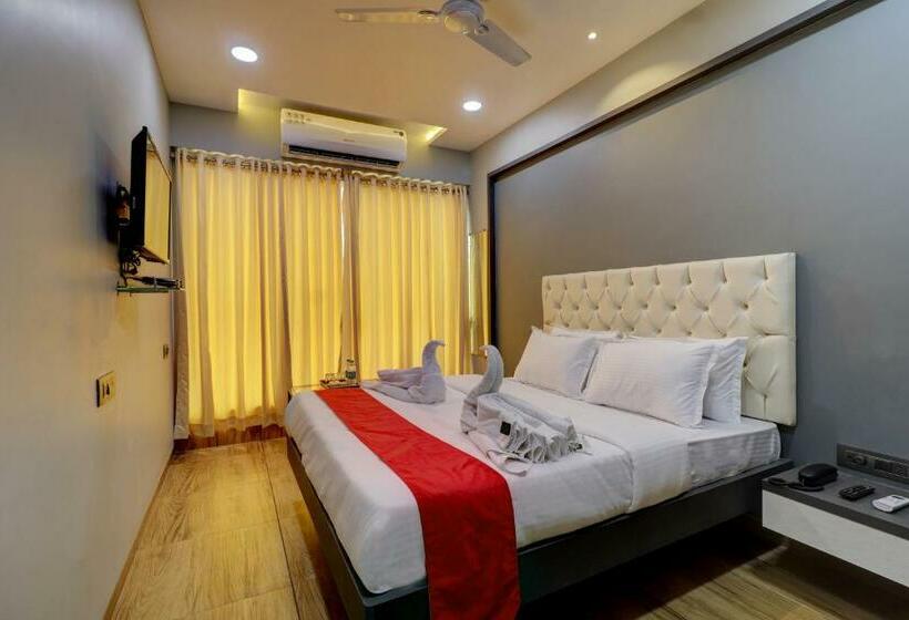 Номер Deluxe, Fabhotel Grand Inn I   Ttc Industrial Area, Dighe