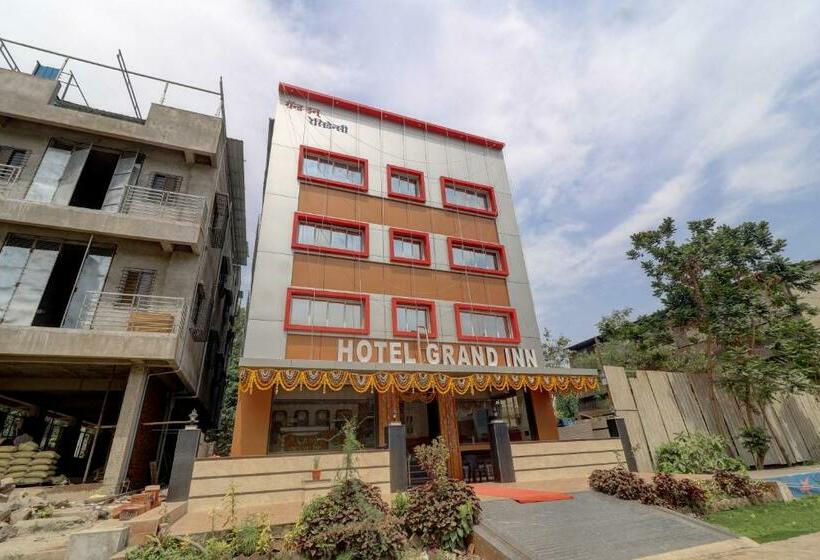 Номер Deluxe, Fabhotel Grand Inn I   Ttc Industrial Area, Dighe