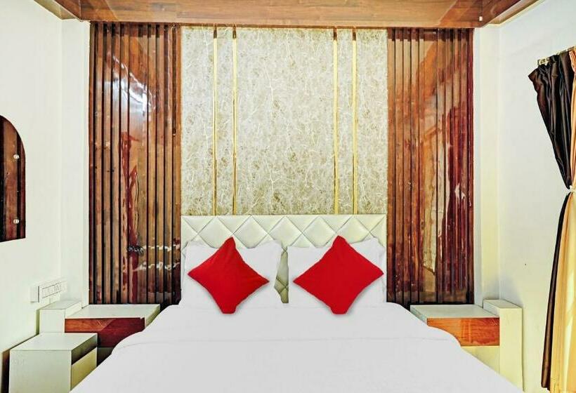 트리플 클래식 룸, Flagship Hotel Om Shanti Inn