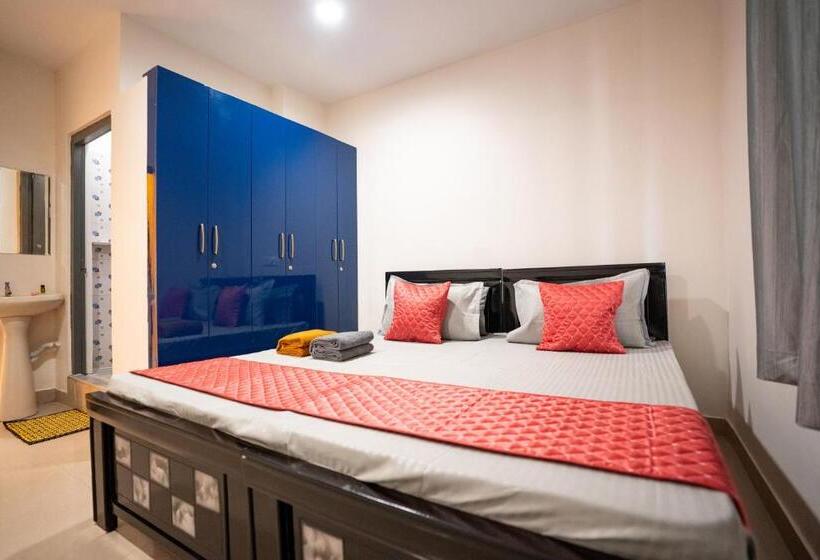 اتاق لوکس, Yellow Bells Signature Hitec City