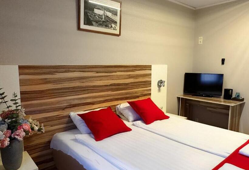 Standard Værelse, Arkadia Hotel & Hostel