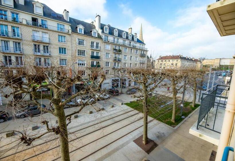 Четырехместный Номер Стандарт, Logis Hotel Du Chateau