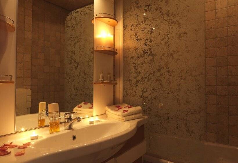 Семейный Номер, Hôtel Macchi Restaurant & Spa