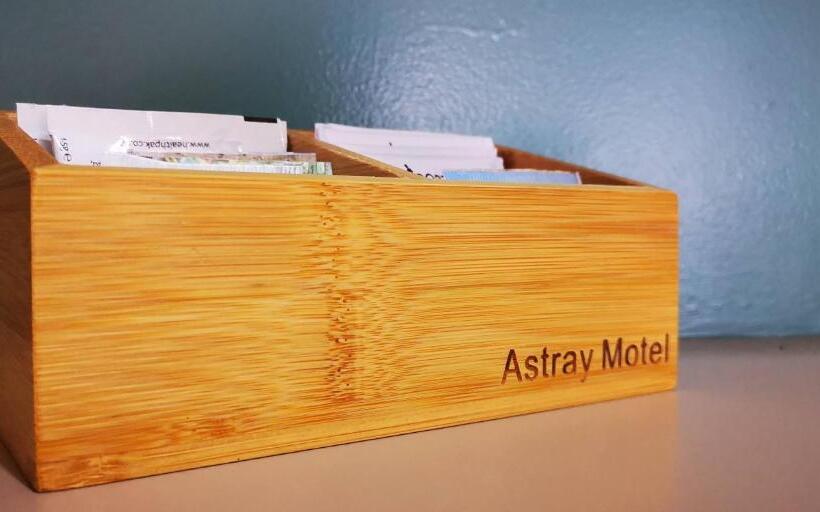 침실 2개 아파트, Astray Motel