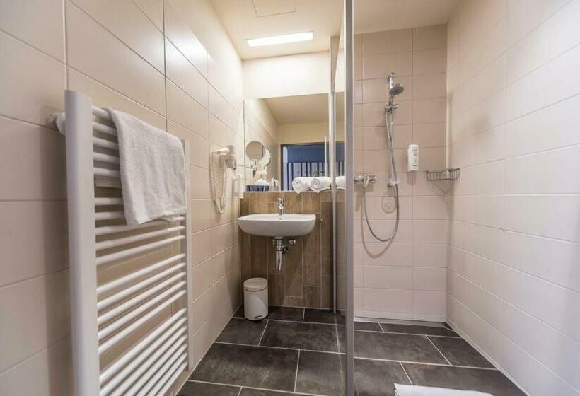 اتاق استاندارد سه نفره, Jufa Hotel Malbun