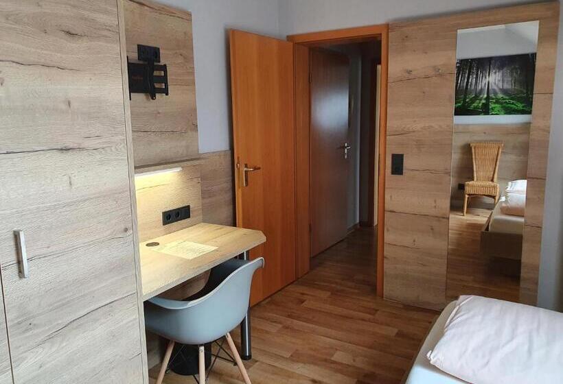 Апартаменты 2 Спальни, Bigger Hof   Wirtshaus Platzhirsch Am Jahnplatz