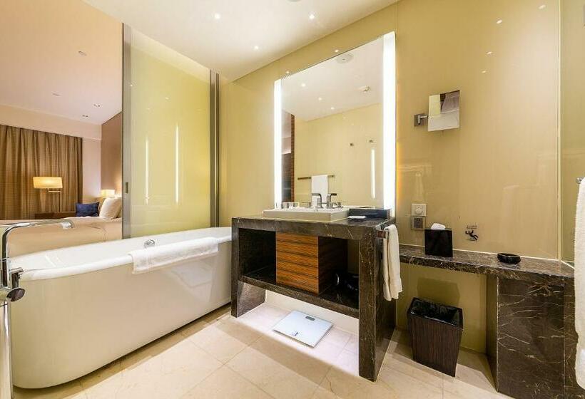 Номер Superior Кровать Кинг, New World Guiyang