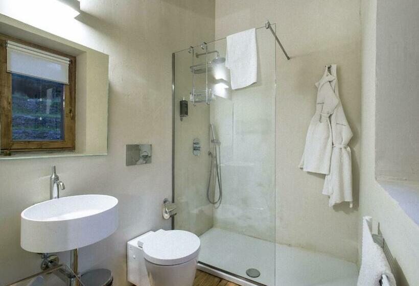 デラックスルーム, Monaci Delle Terre Nere