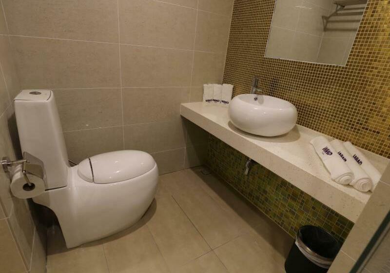 اتاق لوکس سه تخته, Wiwo Hotels