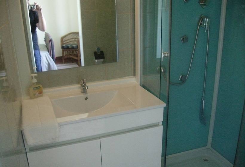 Номер Стандарт, Ocean View Lagos