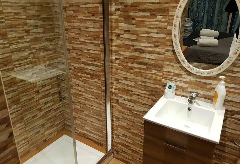 Номер Стандарт, Ocean View Lagos