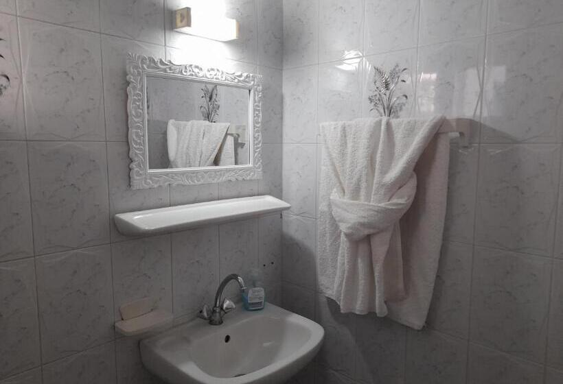 Economy Quadruple Room, Grande Murano