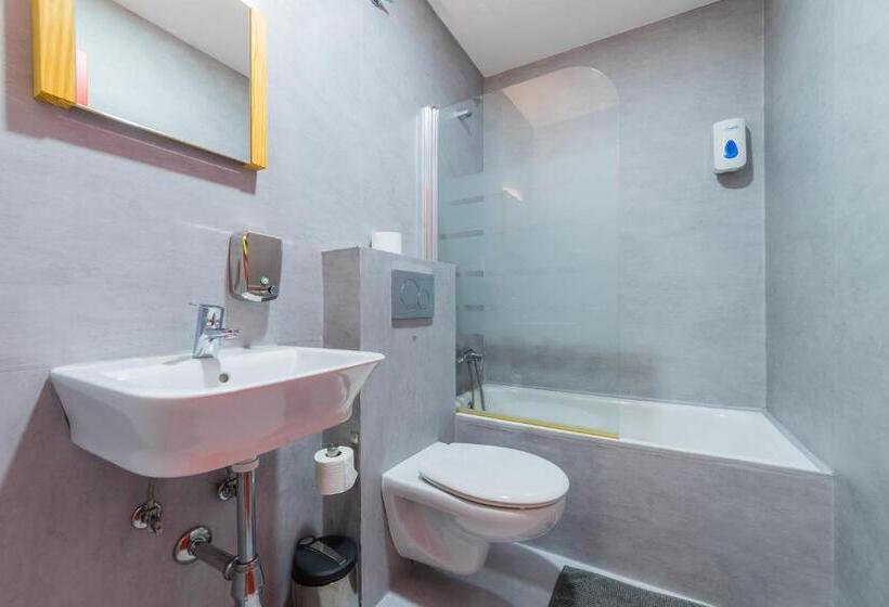 اتاق اکونومی, Ok Hostel Madrid