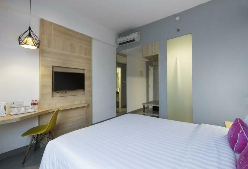 Номер Стандарт Вид на Бассейн, Laska Hotel Subang