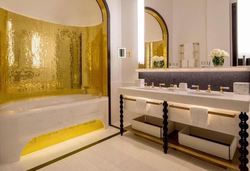 Люкс Кровать Кинг, Four Seasons Hotel London At Tower Bridge