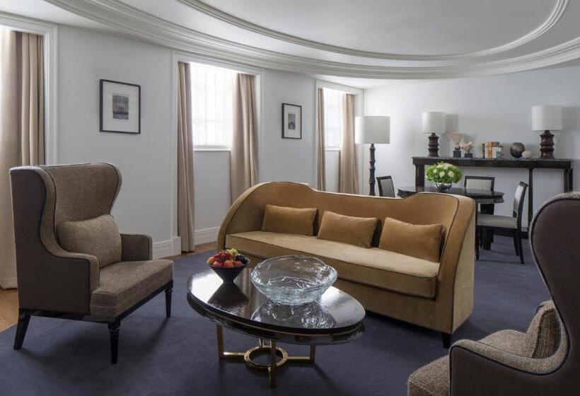 Люкс Deluxe Кровать Кинг, Four Seasons Hotel London At Tower Bridge