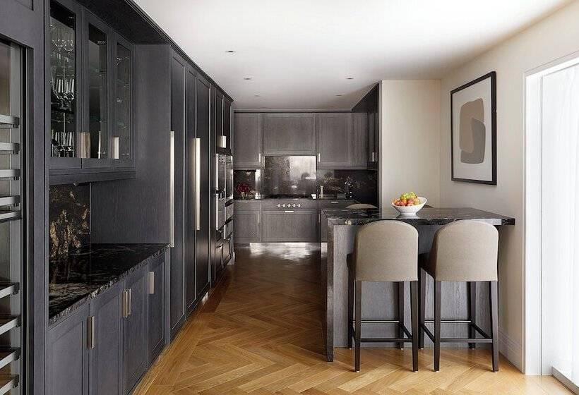 Королевский Люкс, Four Seasons Hotel London At Tower Bridge