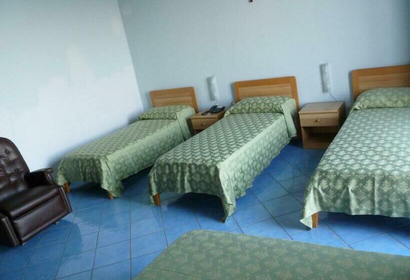 スタンダード４人部屋, Ancelle Sorrento  Casa D Accoglienza