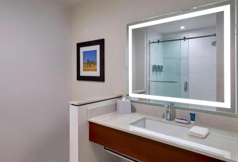 스탠다드 룸 킹사이즈 침대, Four Points By Sheraton Sherwood Park