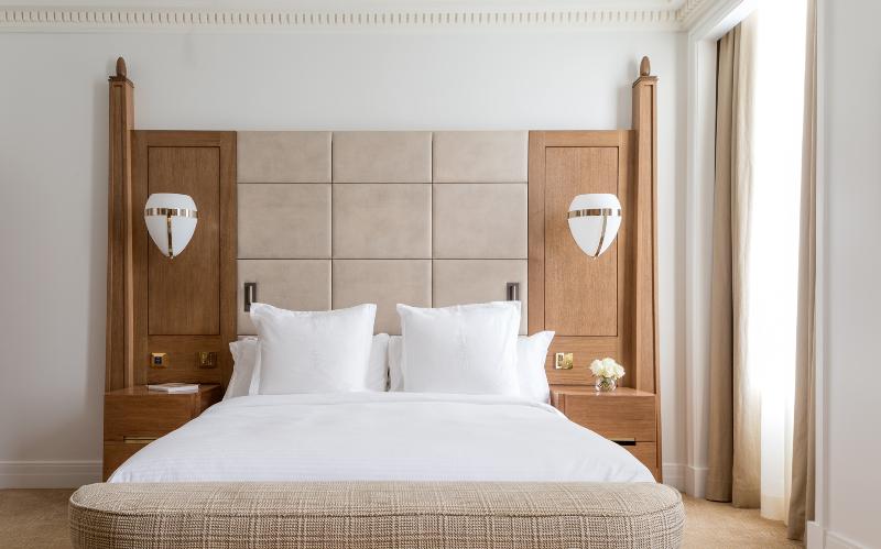 Номер Deluxe Кровать Кинг, Four Seasons Hotel London At Tower Bridge